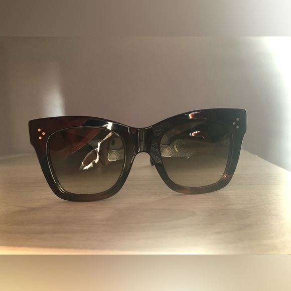 CELINE's square shades meet playful cat-eye 
100% UV protection
Made in Italy - Picture 1 of 8